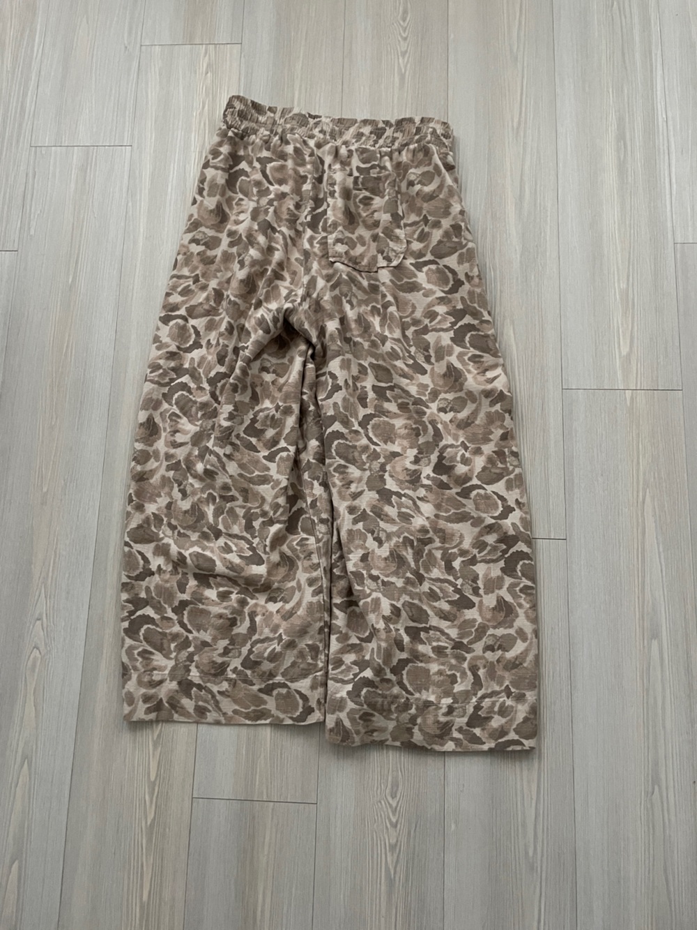 Democracy Brown Animal-Print Wide Leg Baggy Pants - Picture 3 of 4
